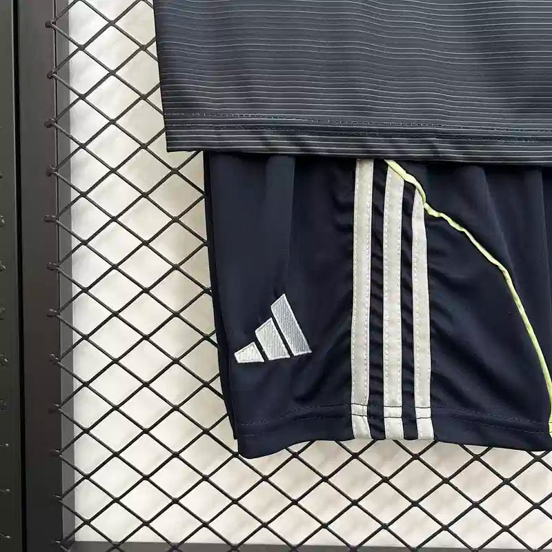 REAL MADRID AWAY 25/26 - SET VERSION
