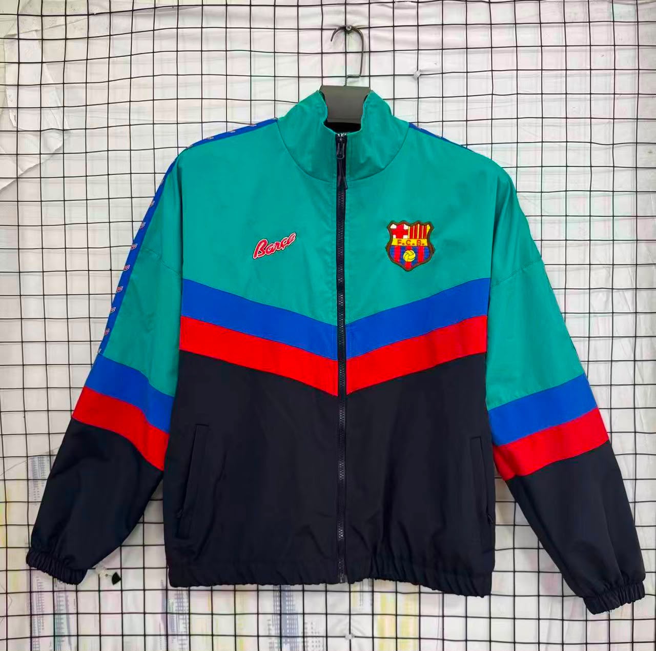 BARCELONA RETRO WINDBREAKER